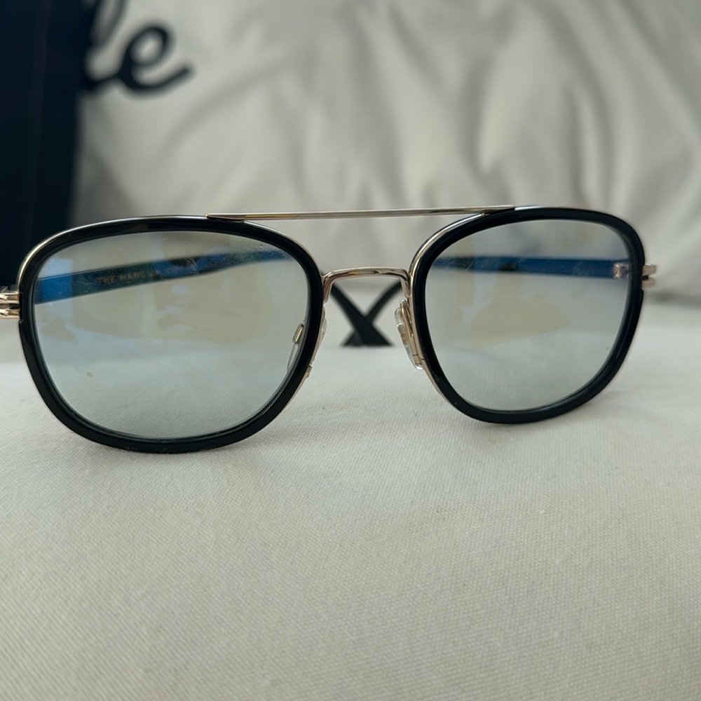 Eyeglass/sunglass frame